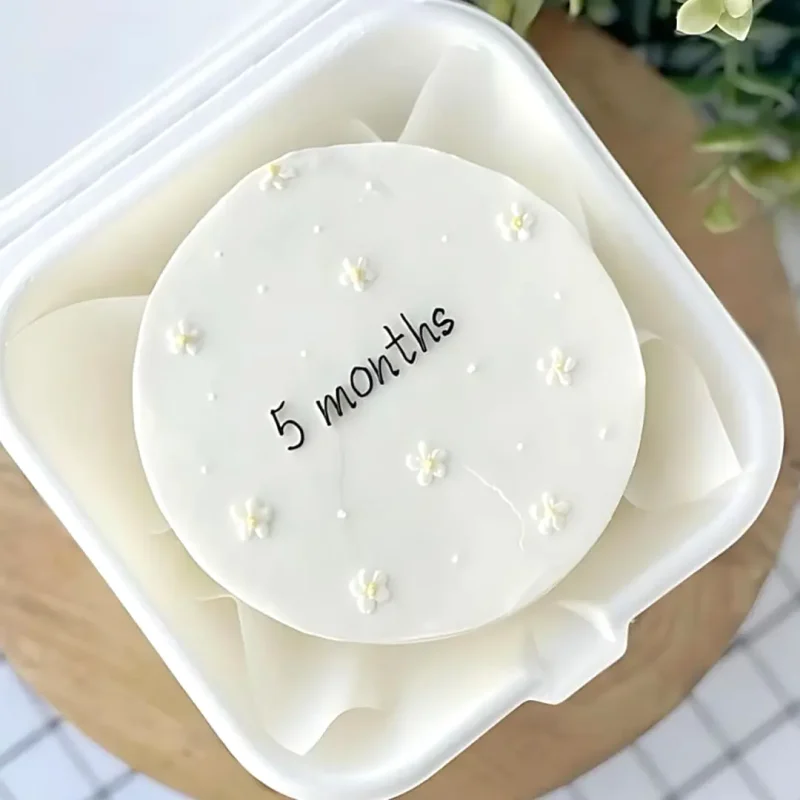 5 Months Floral Mini Bento Cake - White - Image 2