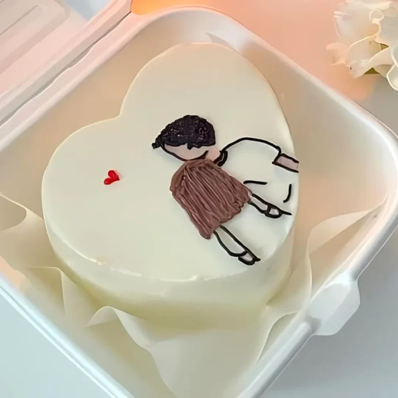 Couple Love Mini Bento Cake - White - Image 2
