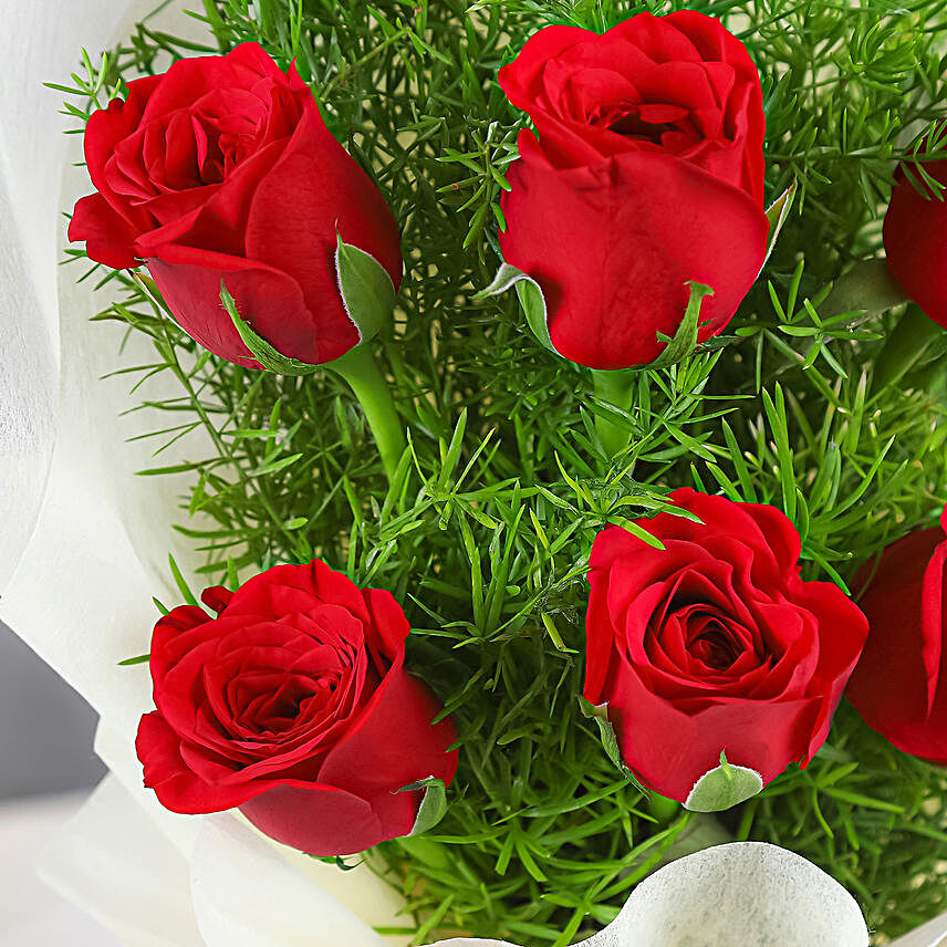 Fresh 25 Red Roses Flower Bouquet - Image 3