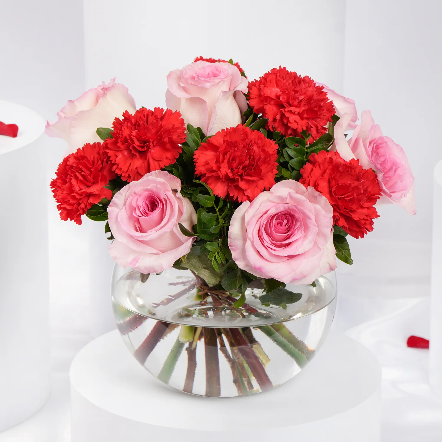 Scarlet Bloom Bowl – Pink Roses & Red Carnations in Glass Vase