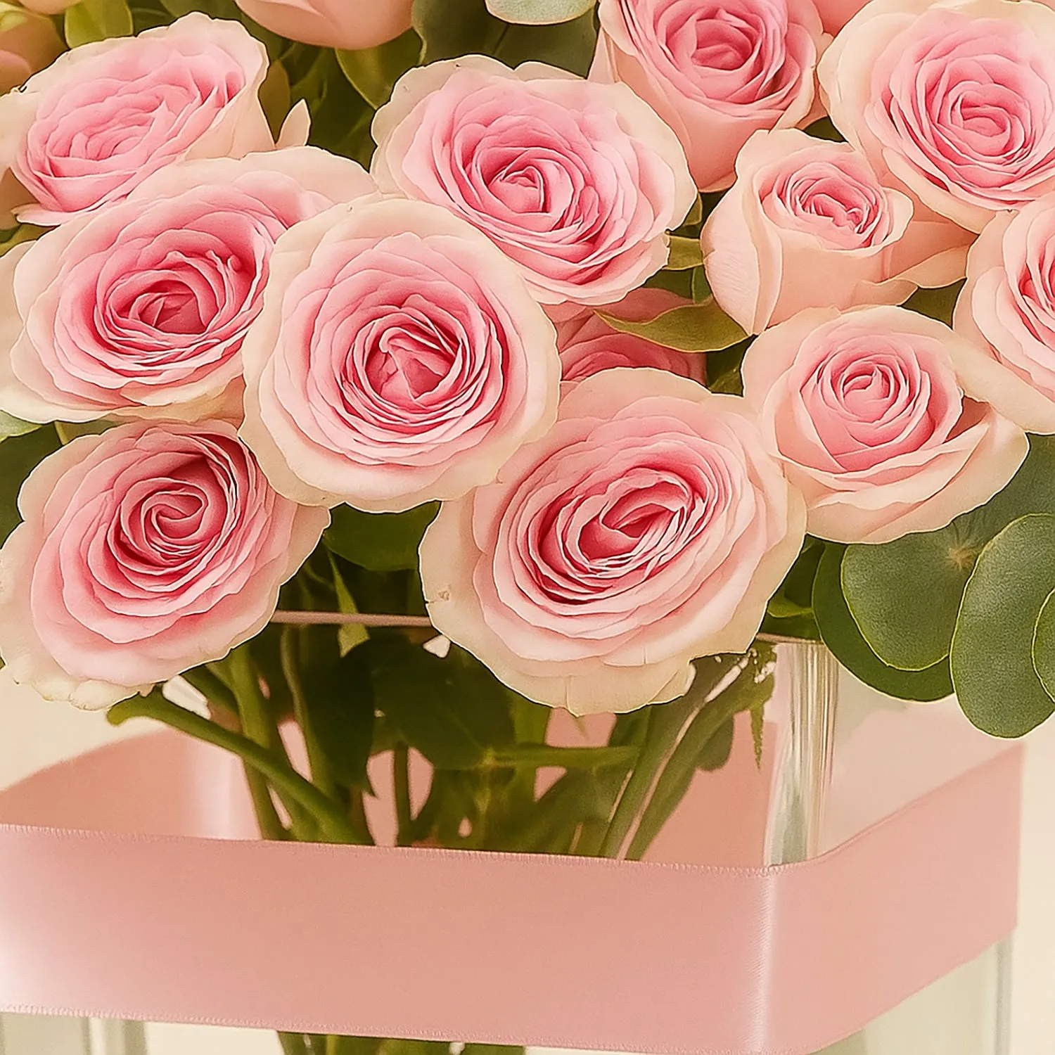 Pink Rose Bouquet in Glass Vase with Eucalyptus – Elegant Flower Arrangement - Image 4