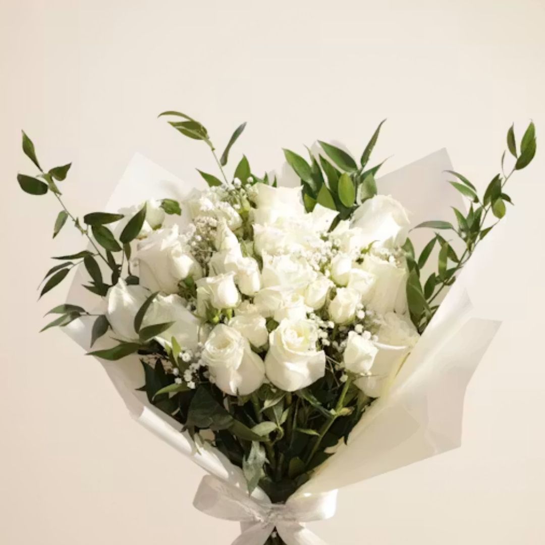 Elegant White Rose Bouquet with Baby’s Breath – Fresh Flower - Image 2
