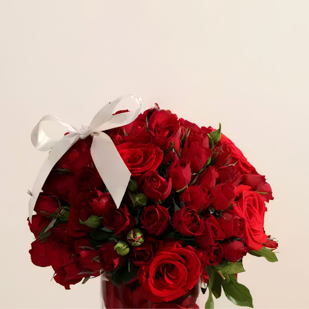 Luxury Red Rose Vase Arrangement – Fresh Flower - Image 2
