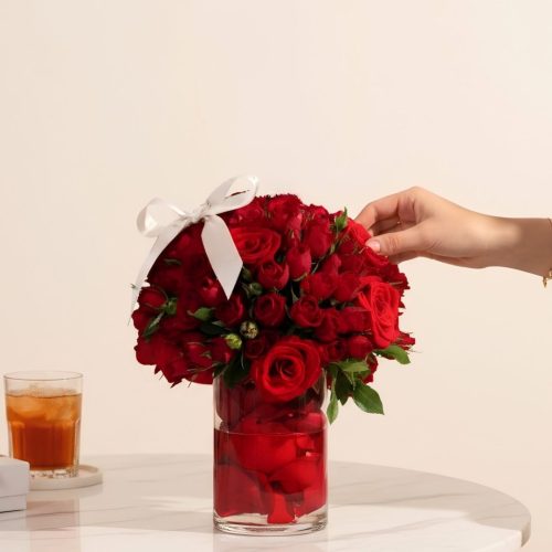 Luxury Red Rose Vase Arrangement – Fresh Flower